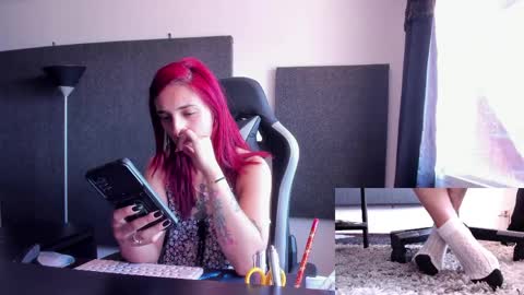 Agata Collinss online show from April 3, 2026, 6:50 pm