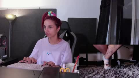 Agata Collinss online show from April 5, 2026, 5:48 am