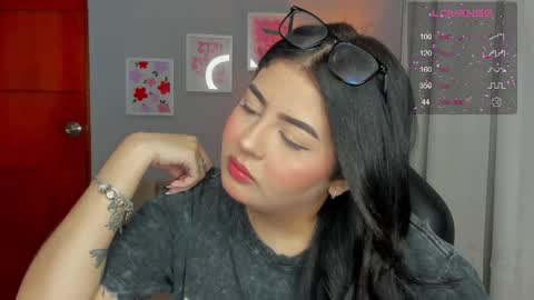 Cat online show from April 11, 2026, 4:50 am