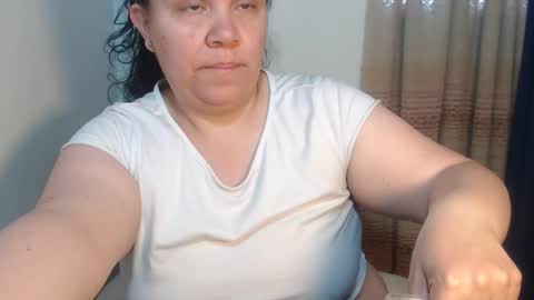 Snapshot of agathaaaa chatting on December 15, 2025, 12:09 pm online show from December 15, 2025, 12:09 pm