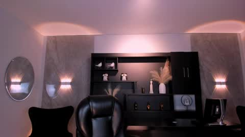 Agatha online show from April 5, 2026, 6:05 pm