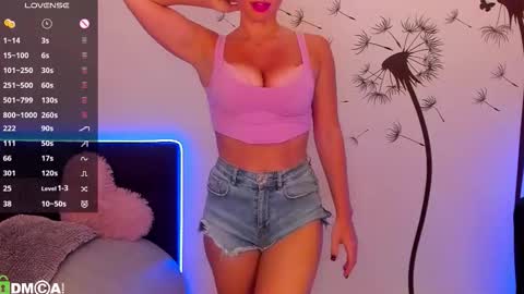 Polly online show from September 12, 2025, 1:33 pm