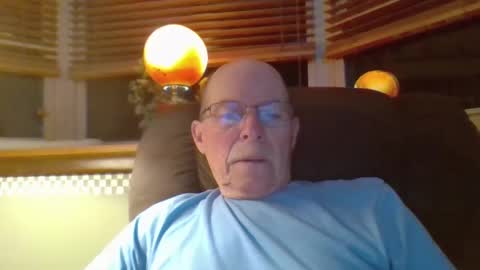 aguynrkfrd online show from October 11, 2025, 9:19 am