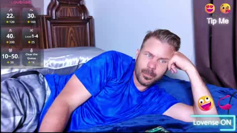 Blue Eyed Handsome Man online show from May 26, 2026, 1:23 am
