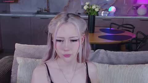 Lexi online show from December 15, 2025, 4:17 am