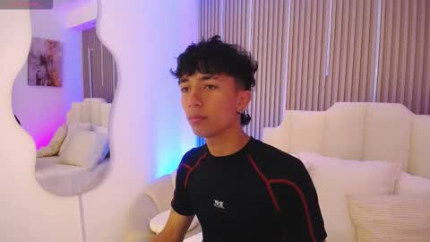 Aiden online show from March 25, 2026, 1:06 pm