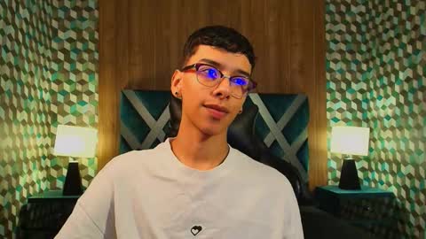 Snapshot of aiden_royce chatting on November 2, 2025, 11:07 pm aiden_royce online show from November 2, 2025, 11:07 pm