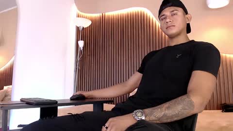 Snapshot of aiden_steel chatting on September 20, 2025, 1:12 pm Aiden online show from September 20, 2025, 1:12 pm