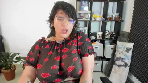 Catalina online show from February 28, 2025, 2:53 pm