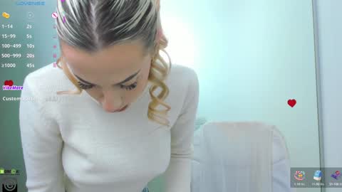 Allie  online show from November 28, 2025, 9:56 am