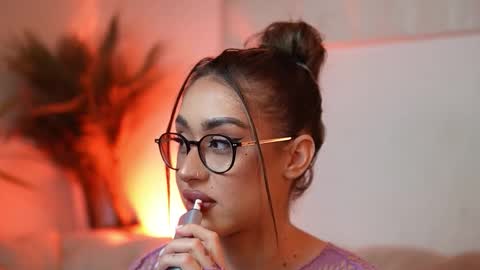  Aileen  online show from March 26, 2026, 9:09 pm