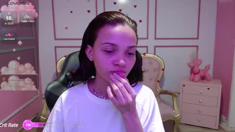 Snapshot of ailen_t chatting on December 6, 2024, 3:41 am Ailen online show from December 6, 2024, 3:41 am