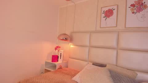 Aily Yozuko online show from April 17, 2026, 2:36 am