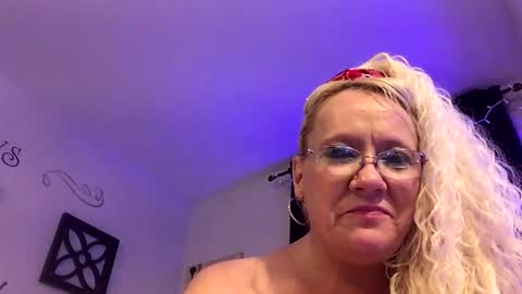 Snapshot of aim2pleaze2024 chatting on January 1, 2025, 11:38 am Aimhigher online show from January 1, 2025, 11:38 am