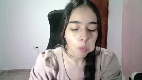 Snapshot of aineangeel chatting on October 3, 2025, 2:41 am AINE online show from October 3, 2025, 2:41 am