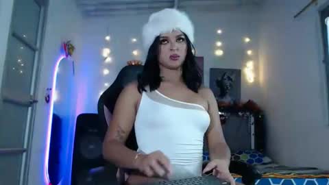 aisha299 online show from December 19, 2025, 2:51 am