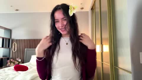 Aisha online show from April 13, 2026, 6:08 am