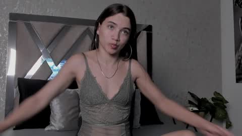 Snapshot of aitana_baker_ chatting on January 29, 2025, 12:45 pm little aitana  online show from January 29, 2025, 12:45 pm