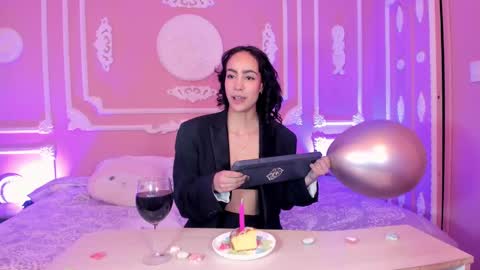 Snapshot of aitanajohns chatting on October 22, 2025, 12:16 pm Aitana online show from October 22, 2025, 12:16 pm