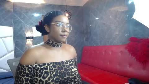 Snapshot of aitanav chatting on June 3, 2026, 2:33 pm Aitana online show from June 3, 2026, 2:33 pm