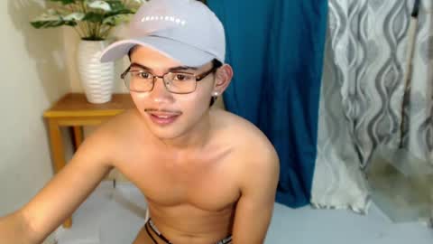Snapshot of aivanboyyy chatting on July 15, 2026, 10:59 pm aivanboyyy online show from July 15, 2026, 10:59 pm