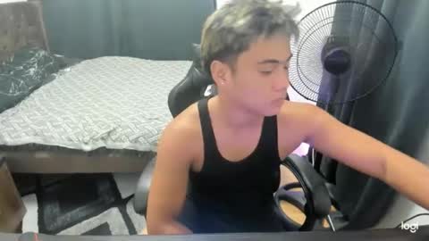 aizawa194624 online show from April 12, 2026, 11:04 am