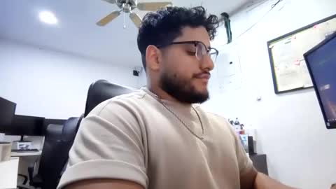 Esteban online show from November 1, 2025, 5:31 am