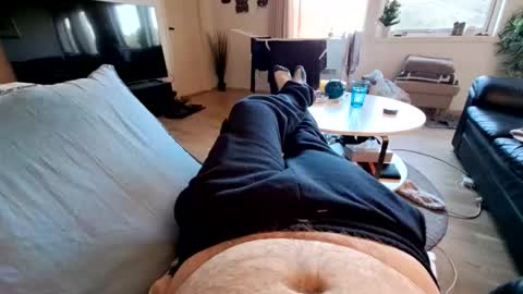 ak_2 online show from April 7, 2026, 7:42 am