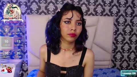 A K A N E  U W U online show from December 31, 2024, 2:58 pm