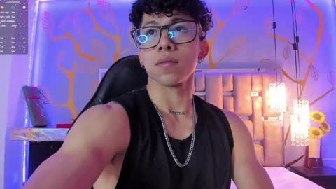 akazaboy online show from December 7, 2024, 4:42 am