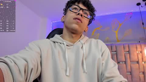 akazaboy online show from December 10, 2024, 4:24 am