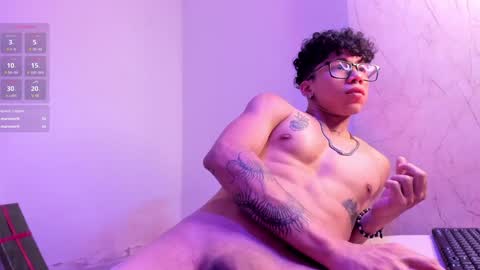 akazaboy online show from December 15, 2024, 10:39 am