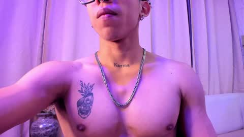 akazaboy online show from January 18, 2025, 4:37 am