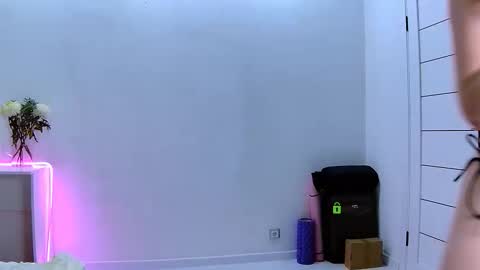 Snapshot of akerya chatting on February 27, 2026, 12:54 am Hi Im Oli online show from February 27, 2026, 12:54 am