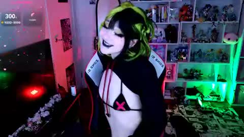 Snapshot of aki__ra chatting on July 28, 2026, 7:39 pm Aki online show from July 28, 2026, 7:39 pm