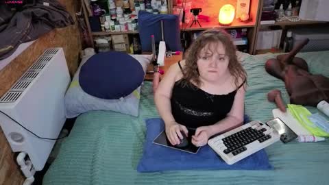 Natalie online show from November 25, 2025, 6:02 am