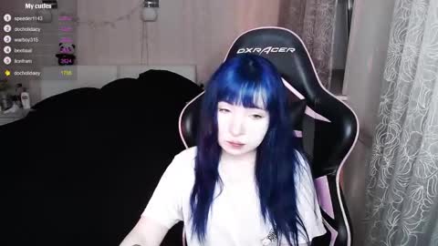 akirahartyx online show from April 7, 2026, 3:45 pm