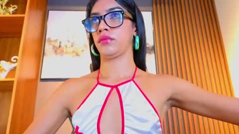 Snapshot of alahia__rodriguez chatting on June 4, 2026, 8:04 pm Alahia Rodriguez online show from June 4, 2026, 8:04 pm