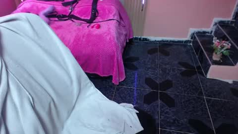 Snapshot of alaia_blue1 chatting on May 19, 2026, 1:06 pm alaia_blue1 online show from May 19, 2026, 1:06 pm