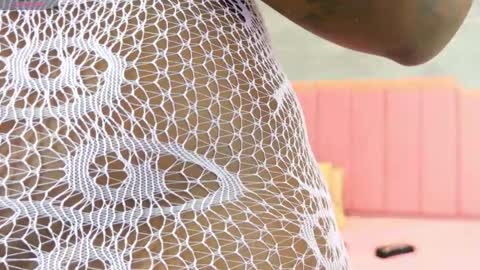 Snapshot of alaia_colins chatting on May 1, 2026, 12:15 am alaia_colins online show from May 1, 2026, 12:15 am