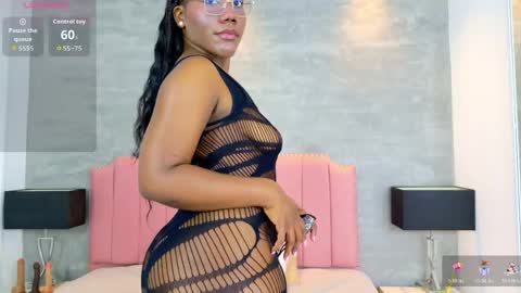 Snapshot of alaia_colins chatting on May 6, 2026, 12:08 am alaia_colins online show from May 6, 2026, 12:08 am