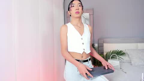 alaiaguerra online show from September 13, 2025, 7:35 pm