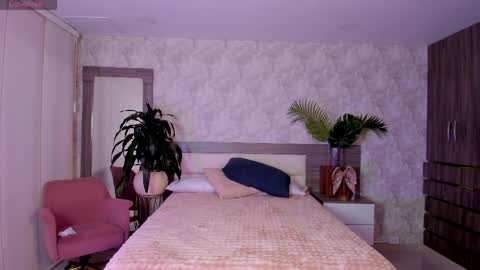 alaiaguerra online show from April 8, 2026, 7:36 pm