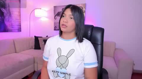 Snapshot of alaiia7 chatting on October 19, 2025, 7:36 pm Alaia online show from October 19, 2025, 7:36 pm