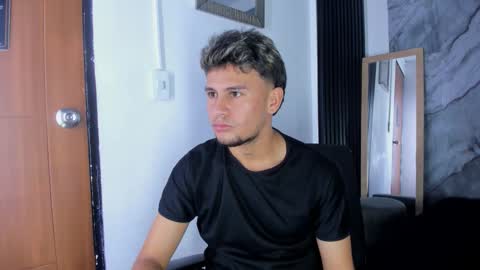 alan__smith online show from December 1, 2025, 7:52 pm