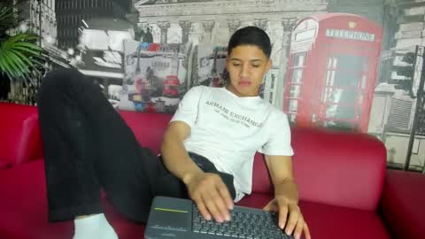 Snapshot of alan_santhos chatting on December 16, 2024, 11:50 pm ---Alan--- online show from December 16, 2024, 11:50 pm