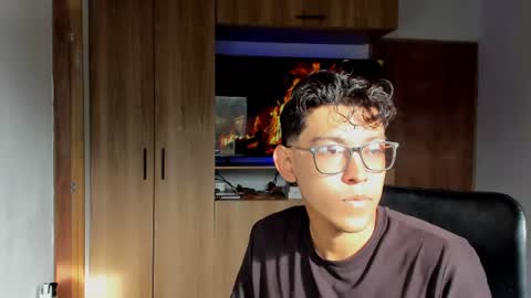Snapshot of alan_scot chatting on June 15, 2026, 12:29 pm Alan and Criss - WE JUST FRIENDS WITH BENEFITS BOTH VERS online show from June 15, 2026, 12:29 pm