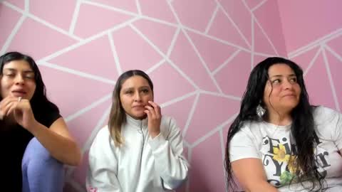 Snapshot of alana__07 chatting on November 24, 2025, 2:50 pm Alana online show from November 24, 2025, 2:50 pm