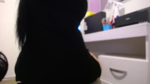 A l a n a online show from February 4, 2025, 10:54 am