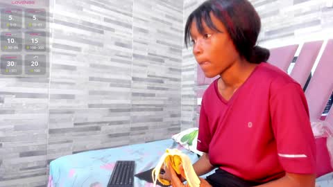Snapshot of alana_roos chatting on February 5, 2025, 6:48 pm Alana online show from February 5, 2025, 6:48 pm
